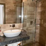 Limani Deluxe 3 *