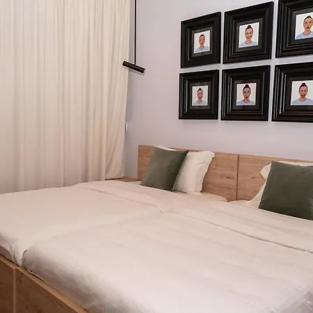 Limani Deluxe 3 Saranda