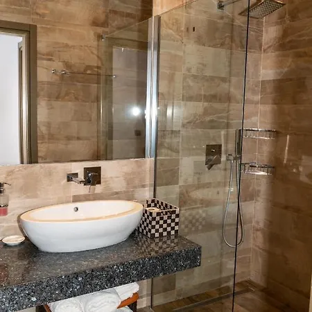 Limani Deluxe 3 *