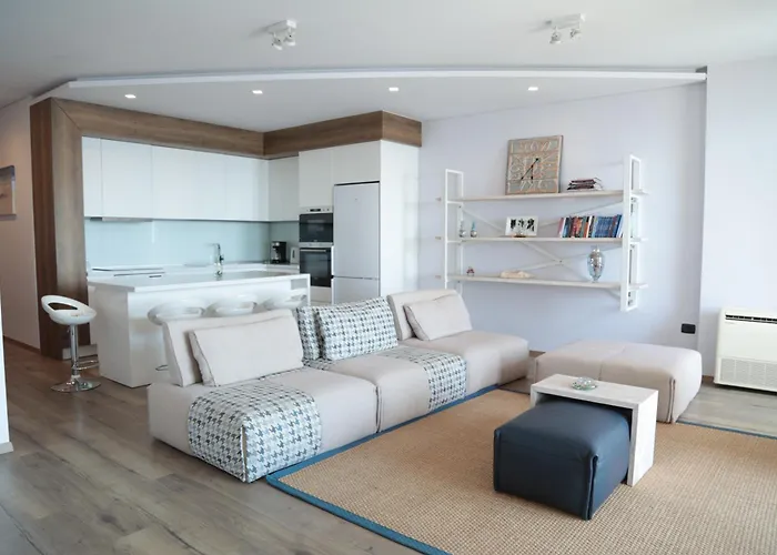 公寓 Limani Deluxe 3 *